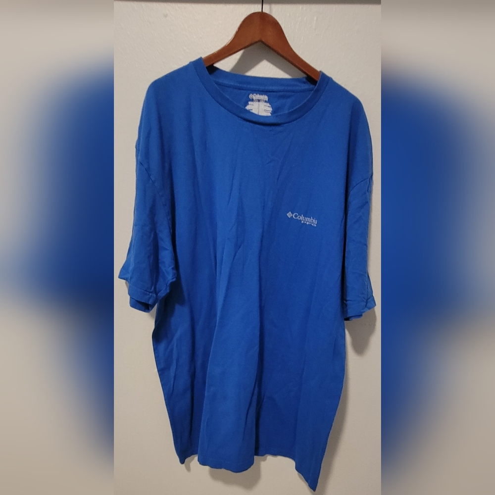 Columbia t-shirt
